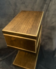 Load image into Gallery viewer, The Inzar End Table