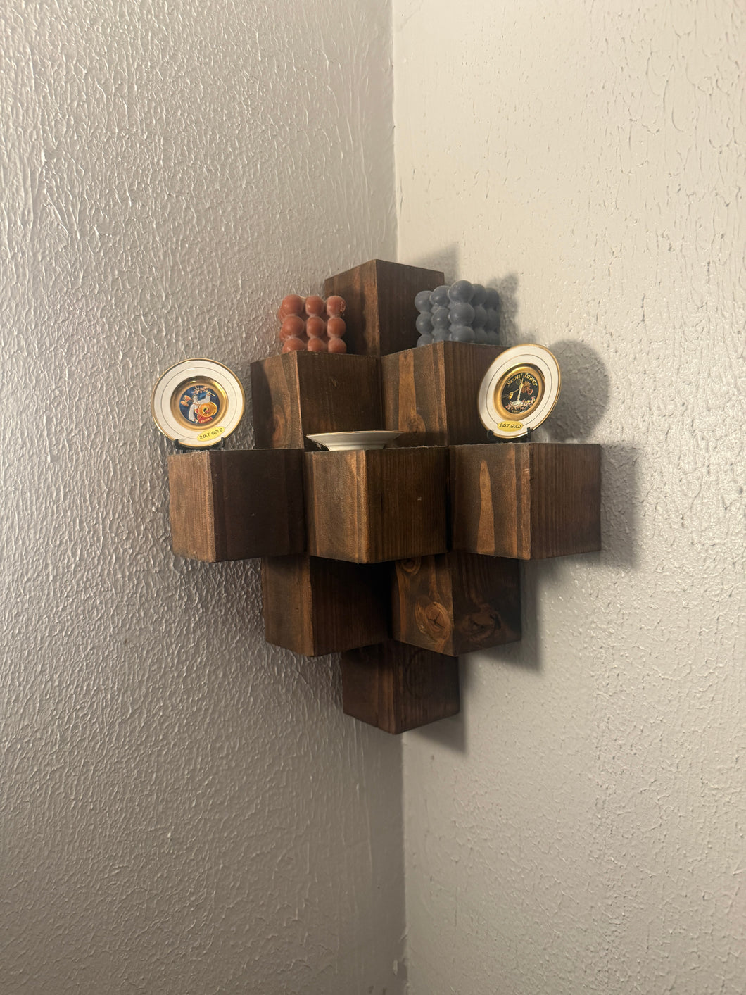 The Curry Chunky Corner Shelf